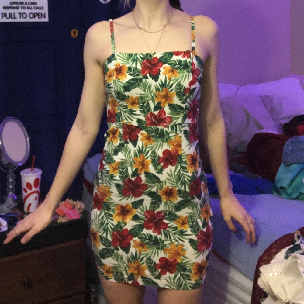 FOREVER 21 FLORAL DRESS